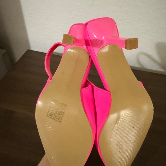 Heels - Picture 4 of 5